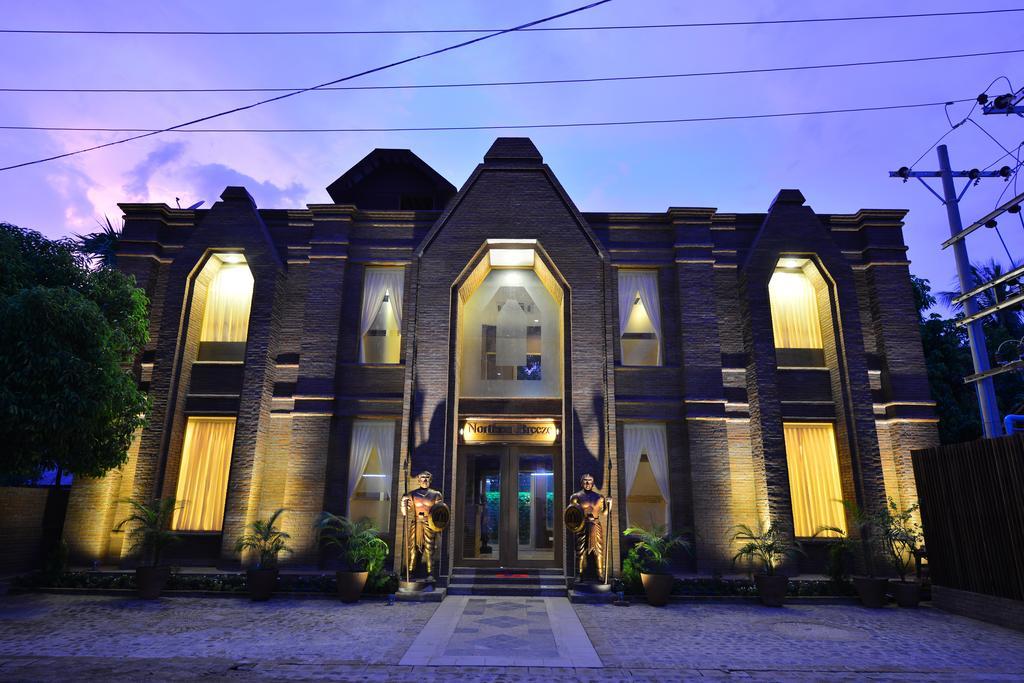Northern Breeze Hotel Pagan Exteriér fotografie